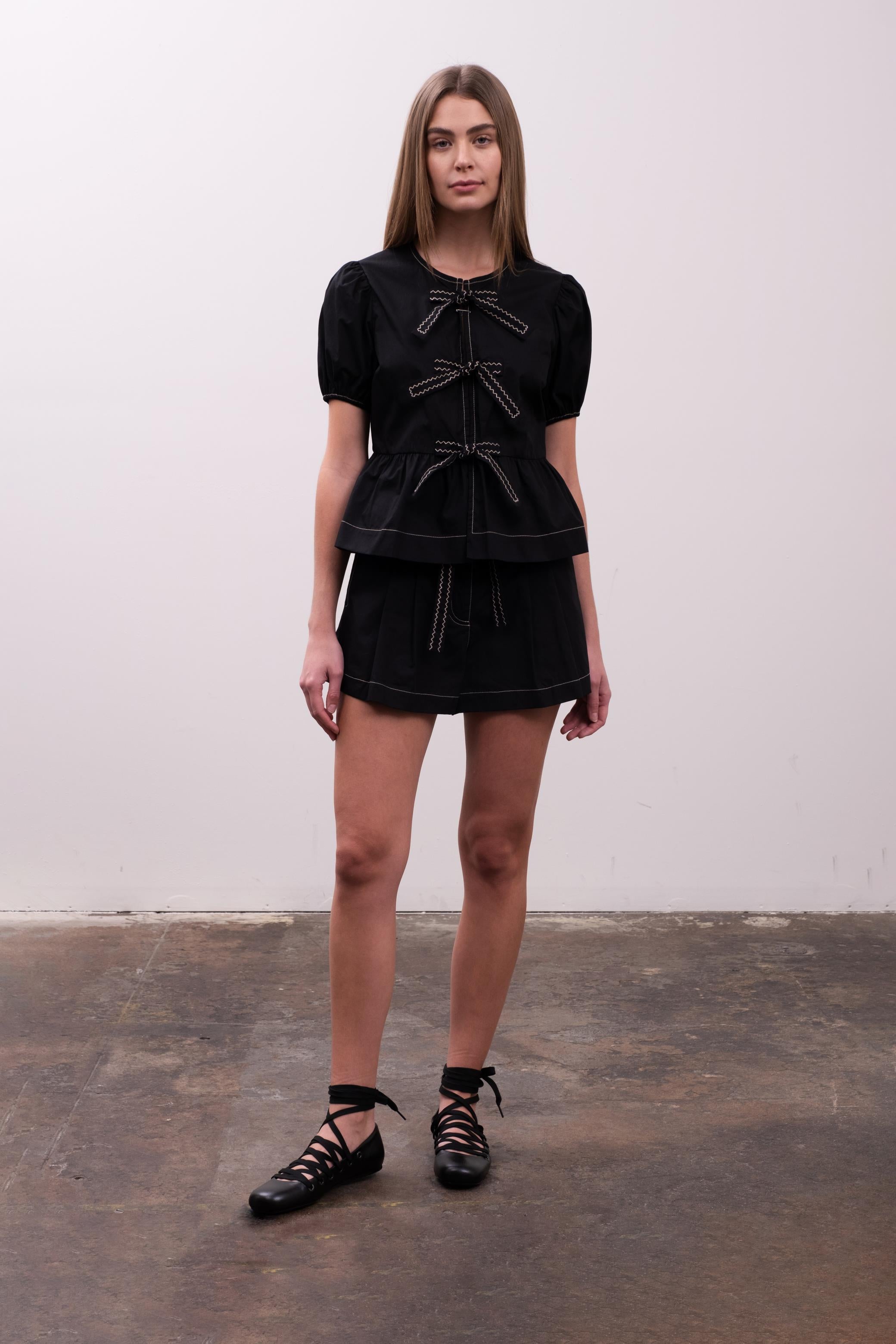 Puff Sleeve Front Tie Detail Top